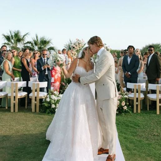 💍 Vikings QB McCarthy marries longtime girlfriend...